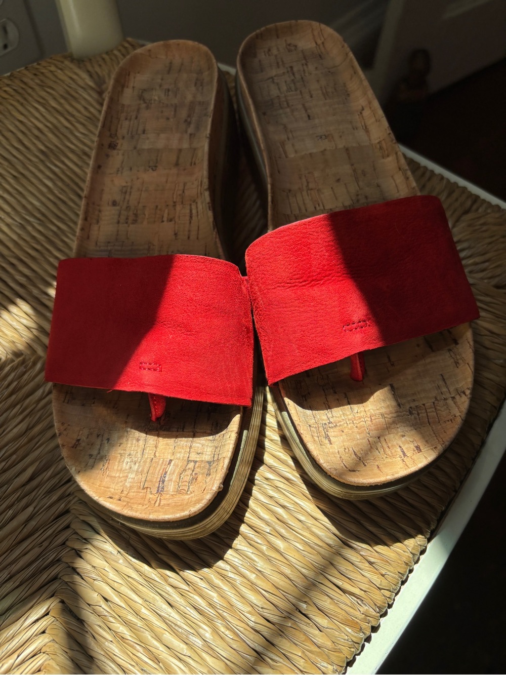 Donald J. Pliner Fifi red suede cork sandals size 7.5, summer, comfy, vibrant - Picture 4 of 4
